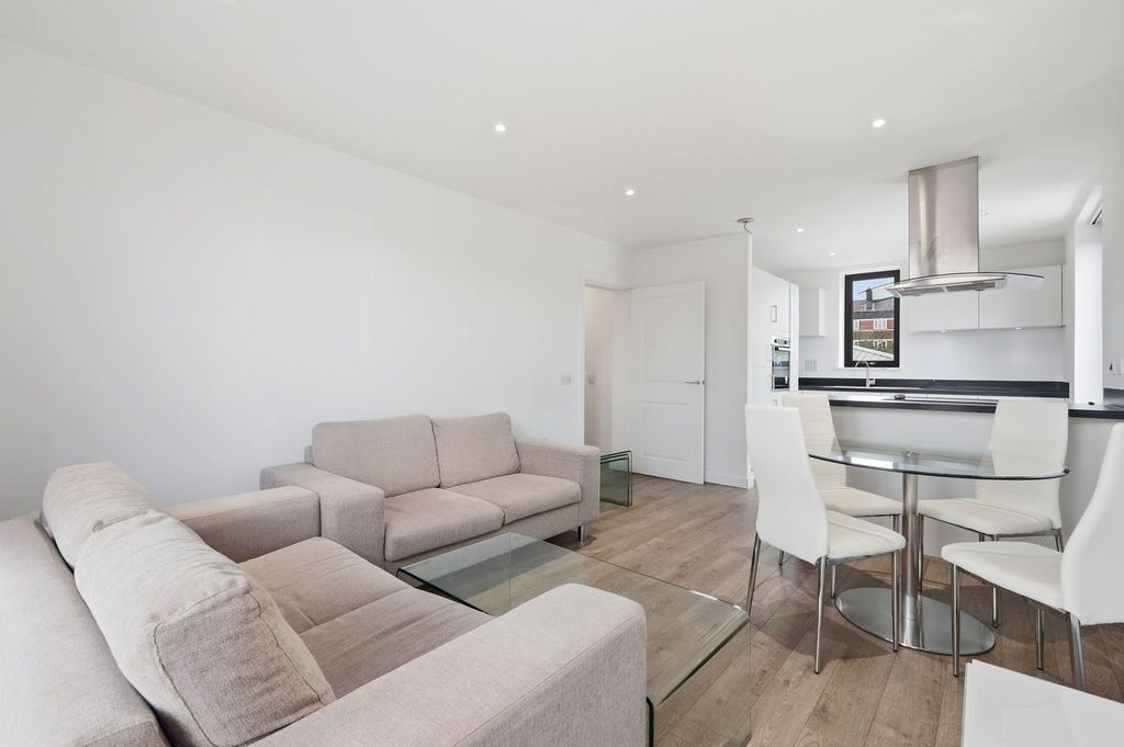 Property photo 3 of 21