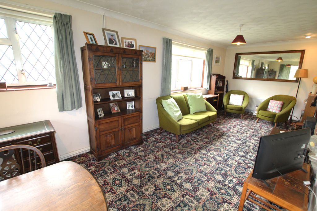 Property photo 2 of 20