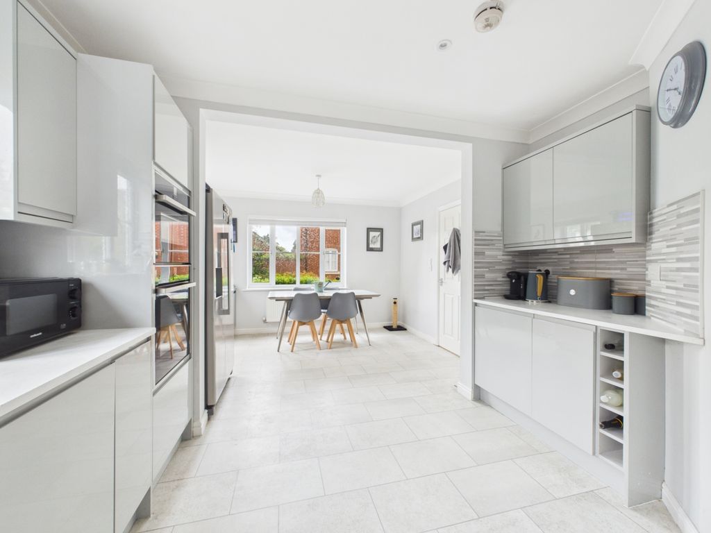 Property photo 3 of 29 Kitchen Diner