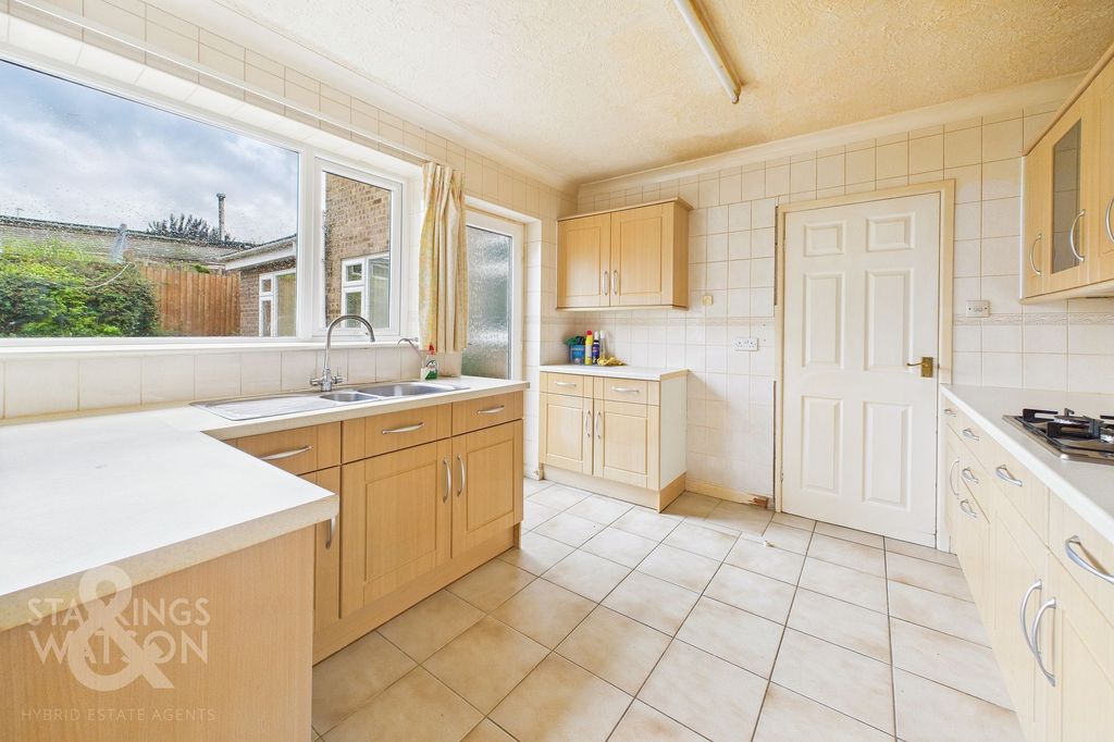 Property photo 3 of 16
