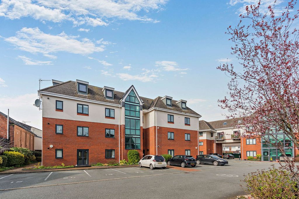 Property photo 1 of 16