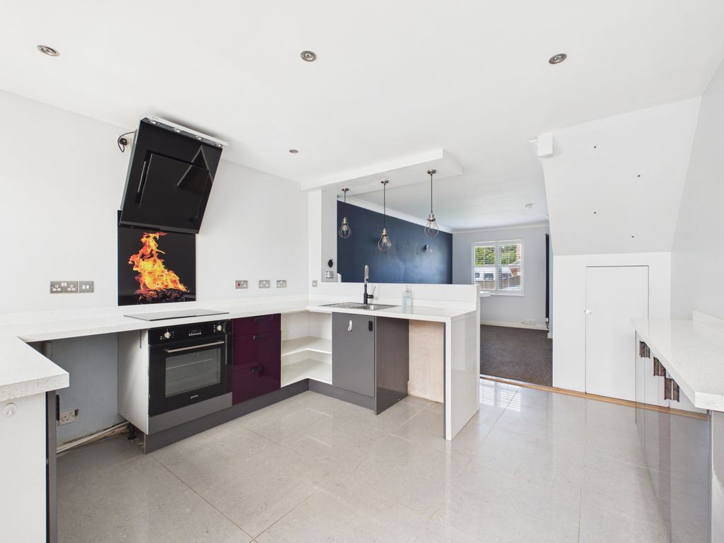 Property photo 3 of 10 Gallery