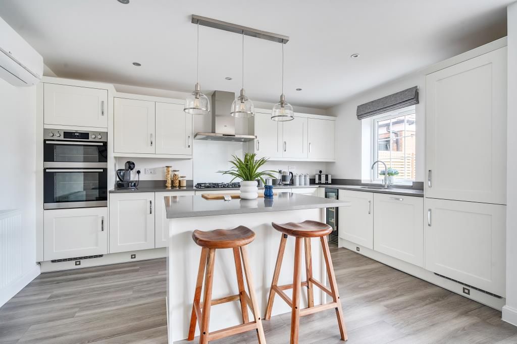 Property photo 3 of 24 Kitchen