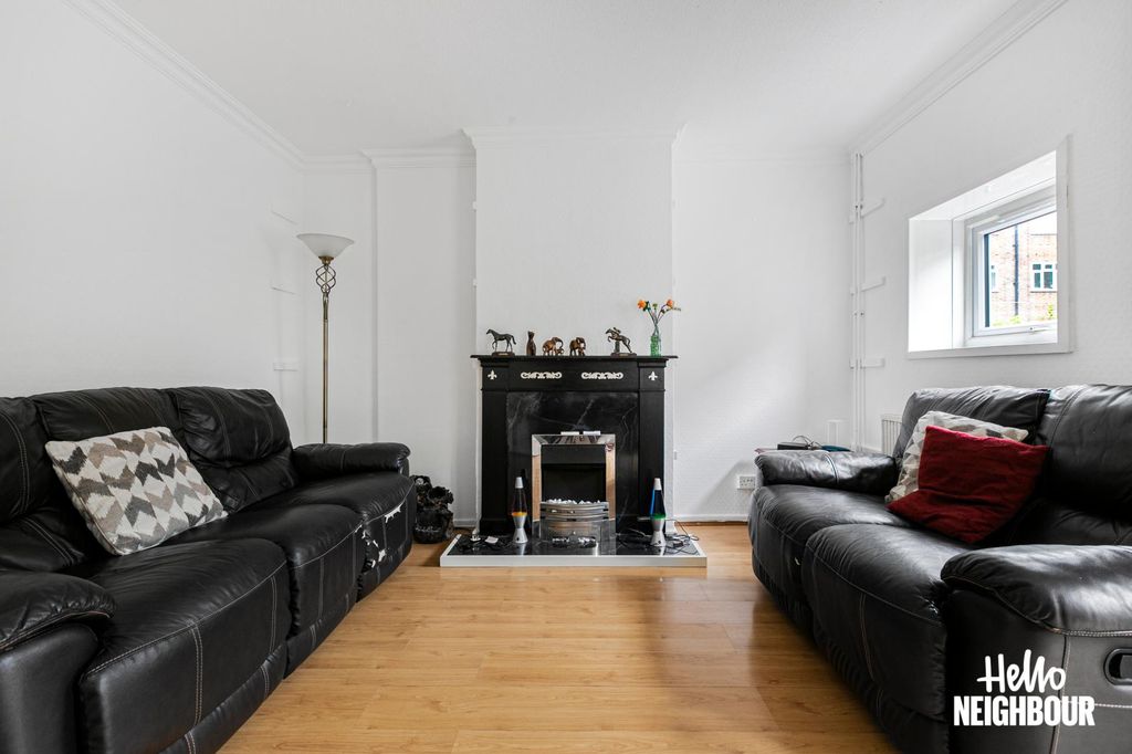 Property photo 2 of 12 Photo 1