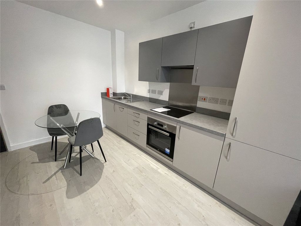 Property photo 3 of 6 Kitchen