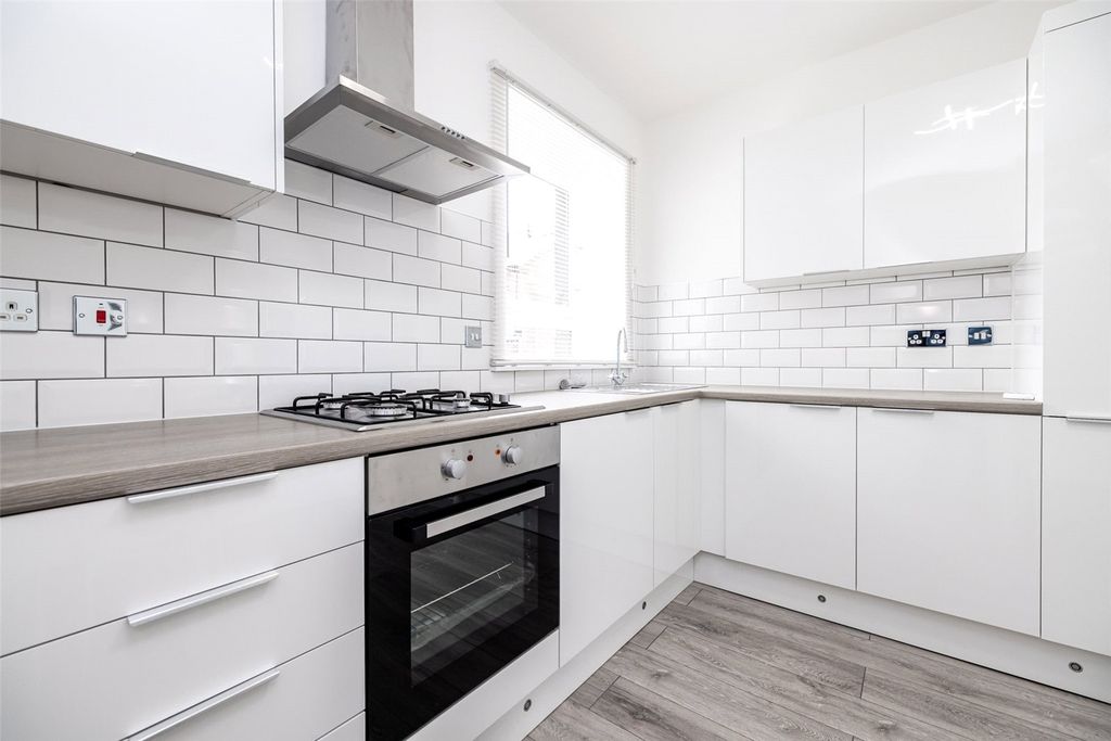 Property photo 3 of 11 Photo 3