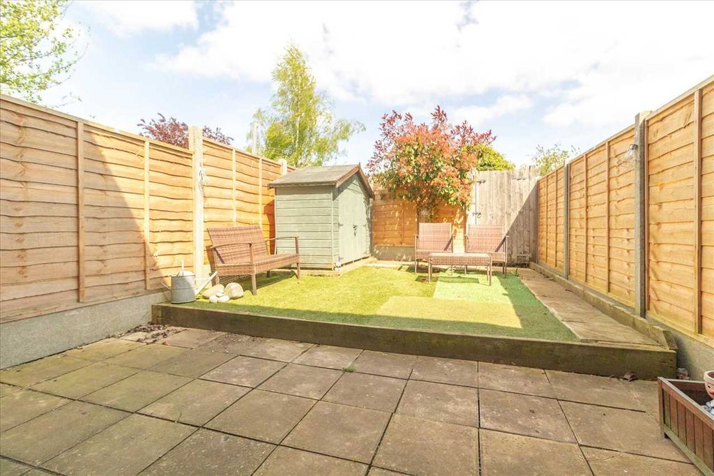 Property photo 2 of 5