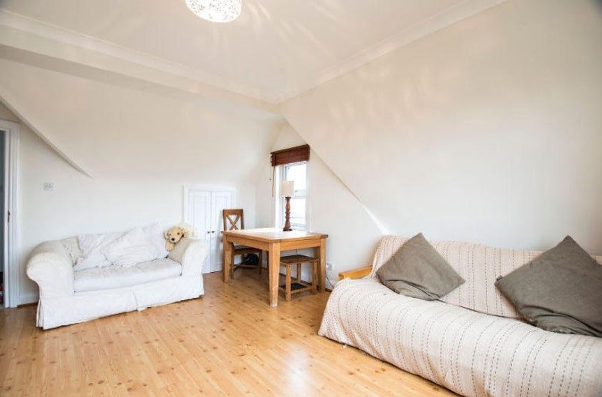 Property photo 3 of 10 Photo 03