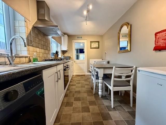 Property photo 2 of 17 Kitchen.Jpg