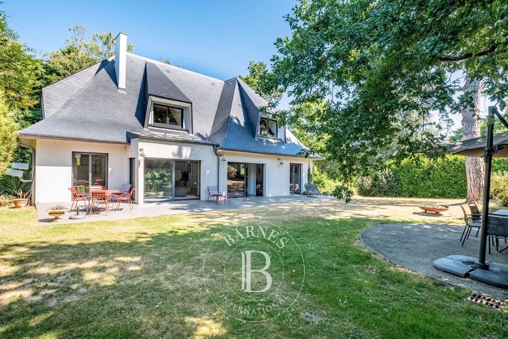 Property photo 2 of 39