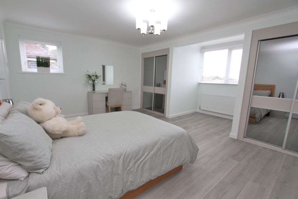 Additional image 14 of 4 bed detached house for saleLincoln Close, Eastbourne BN20