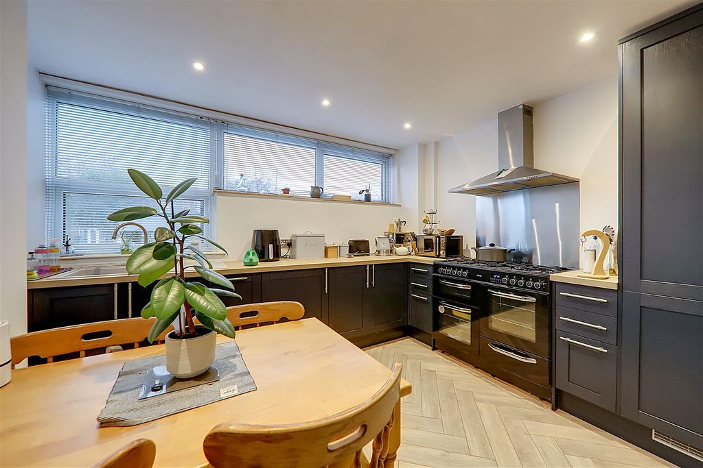 Property photo 3 of 13 Img_2732-Img_2734.Jpg