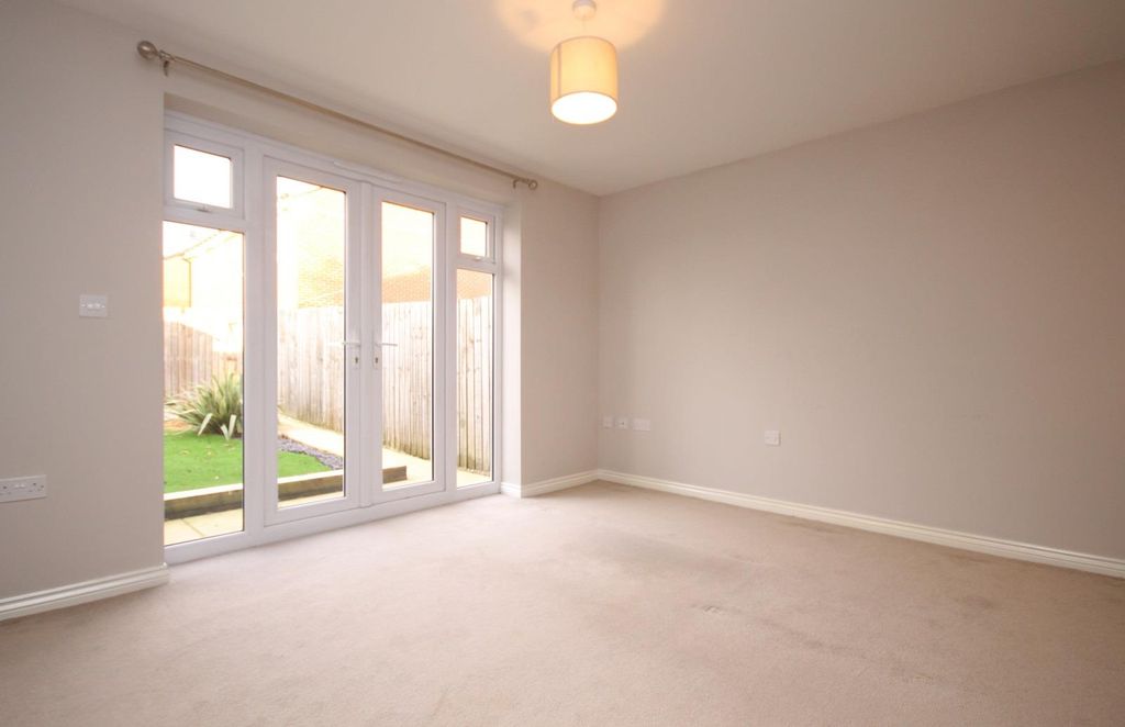 Property photo 3 of 10 Lounge..Jpg