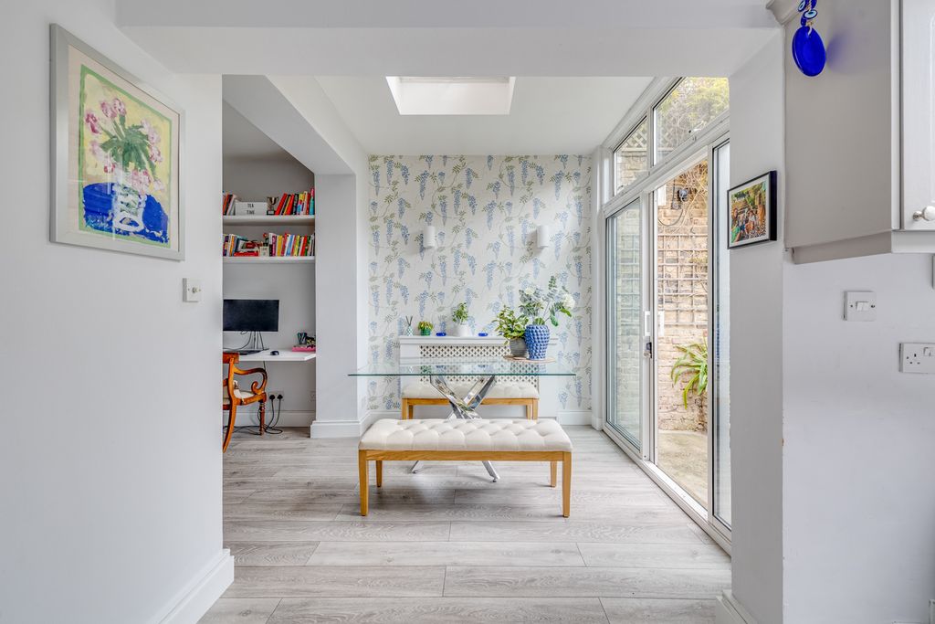 Property photo 3 of 11