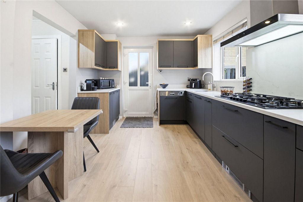 Property photo 3 of 21 Dining Kitchen