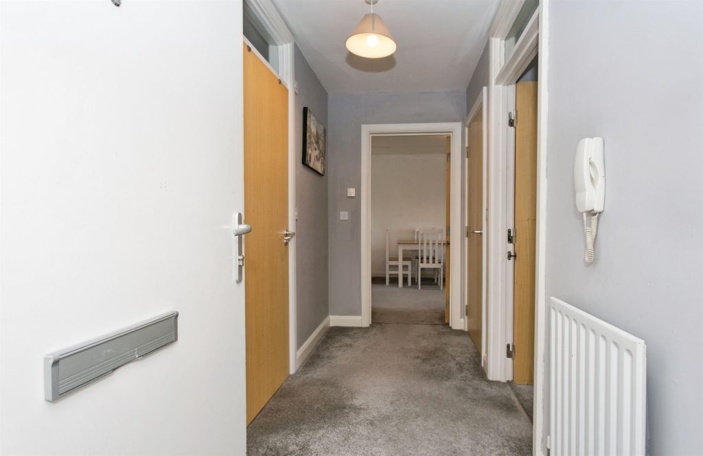 Property photo 3 of 33