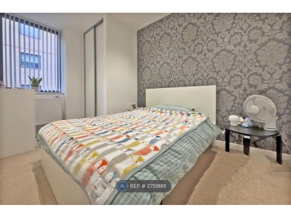 Property photo 2 of 3 Double Bedroom With Build-In Wardrobe