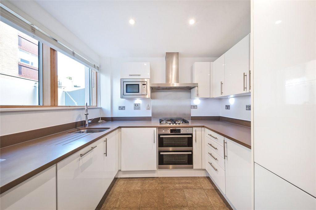 Property photo 3 of 11 Picture No. 20