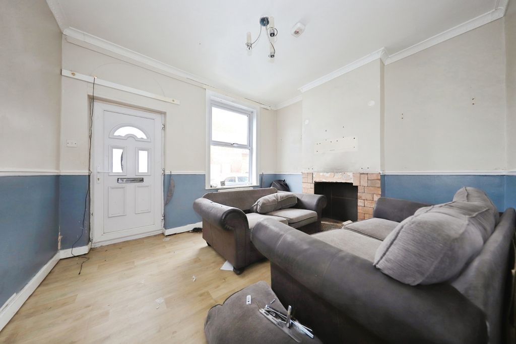 Property photo 3 of 17 Photo