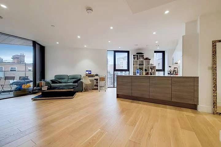 Property photo 1 of 9