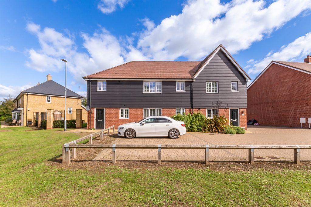 Property photo 1 of 15 Outside