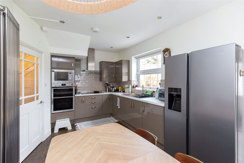 Property photo 3 of 21 Picture No. 14