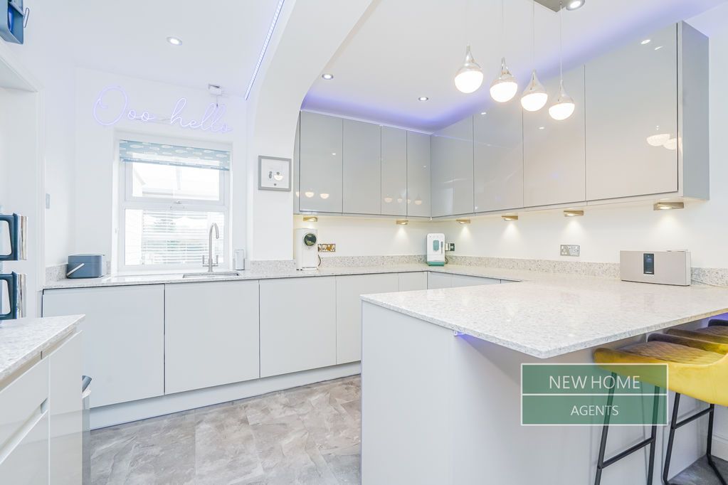 Property photo 3 of 30 Photo 6