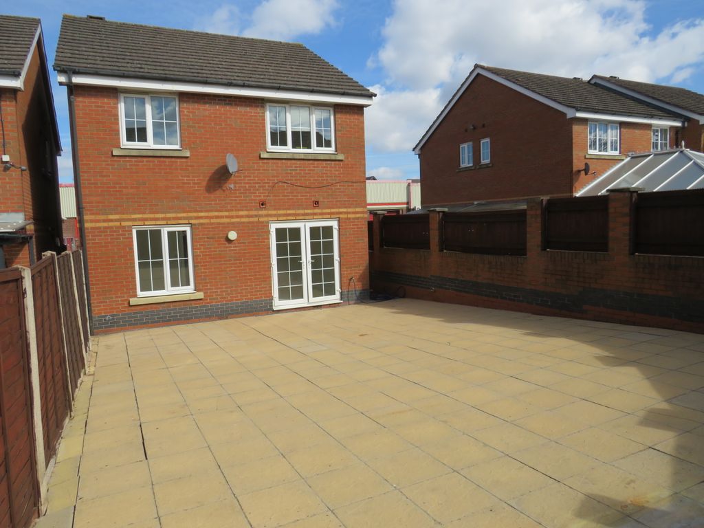 Property photo 2 of 13 Garden