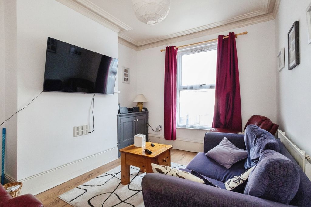 Property photo 2 of 18 Pbox-Img.Jpg