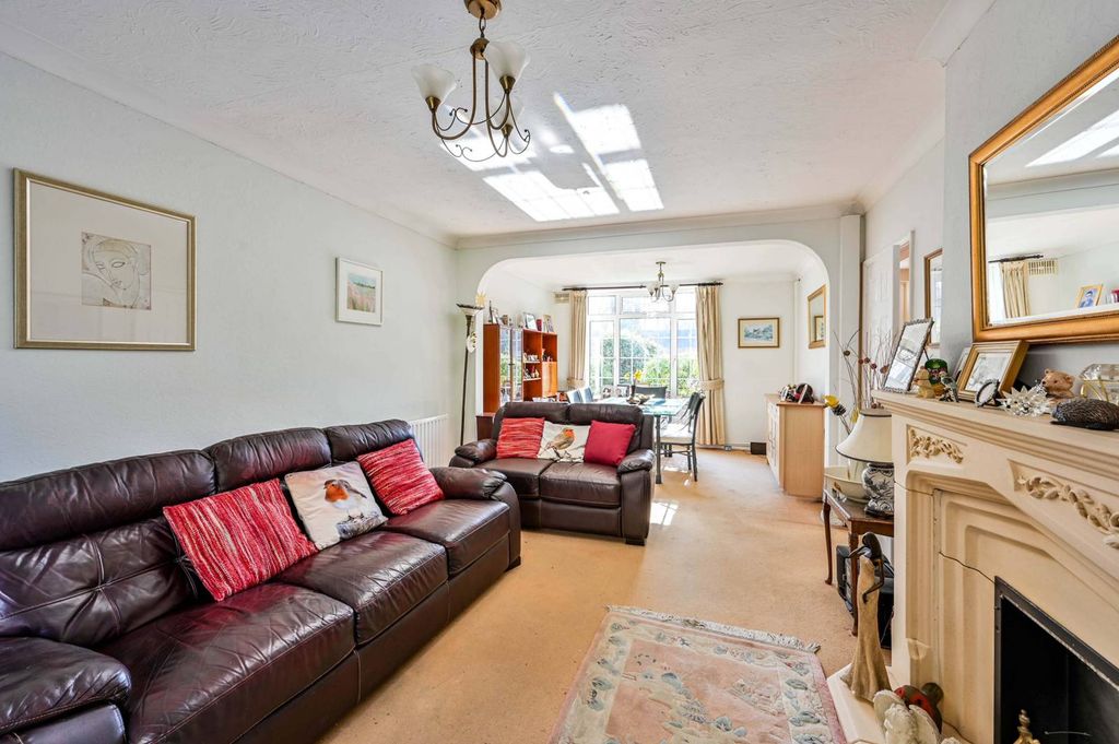 Property photo 3 of 19