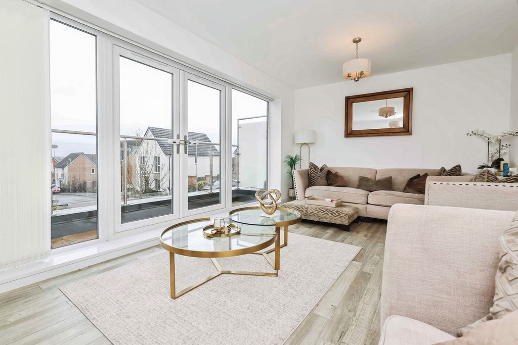 Property photo 2 of 18 Pbox-Img.Jpg