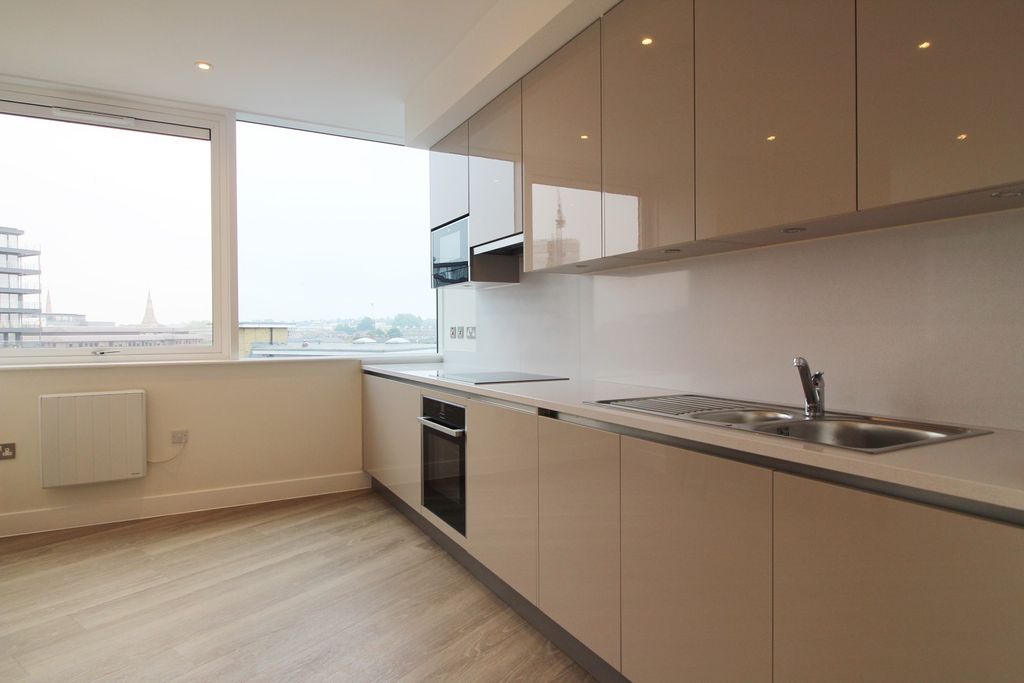 Property photo 3 of 6 Kitchen