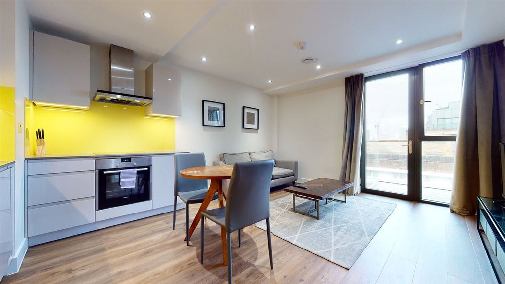 Property photo 1 of 14 Reception/ Kitchen