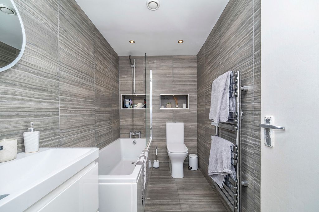 Property photo 3 of 10 Pbox-Img.Jpg