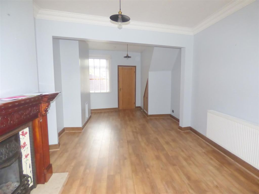 Property photo 3 of 11 Lounge/Diner