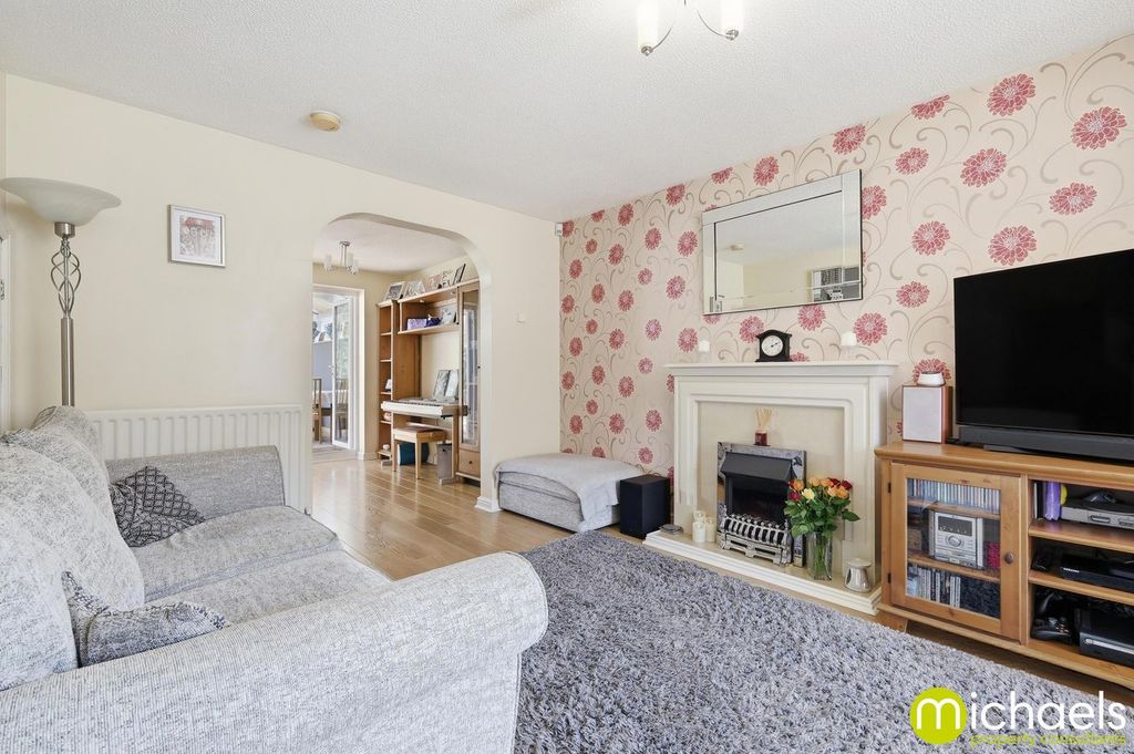 Property photo 2 of 28