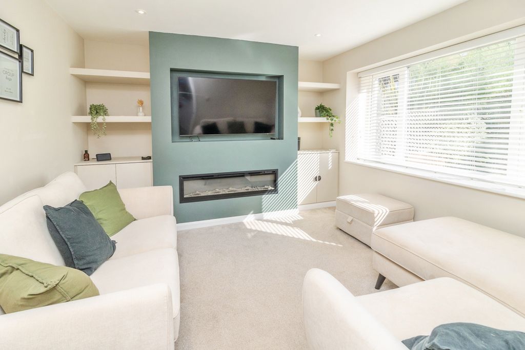 Property photo 3 of 19 A06A8276