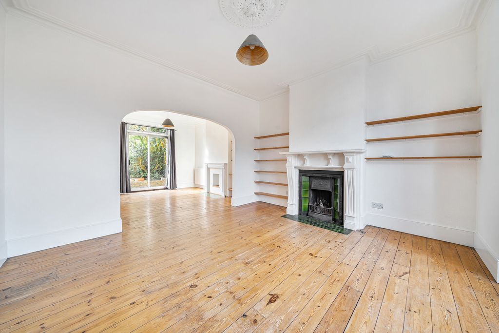 Property photo 2 of 20 Reception