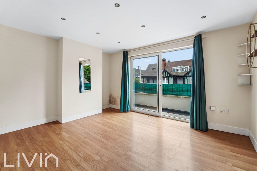 Property photo 1 of 8 2