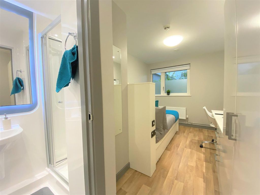 Property photo 2 of 30