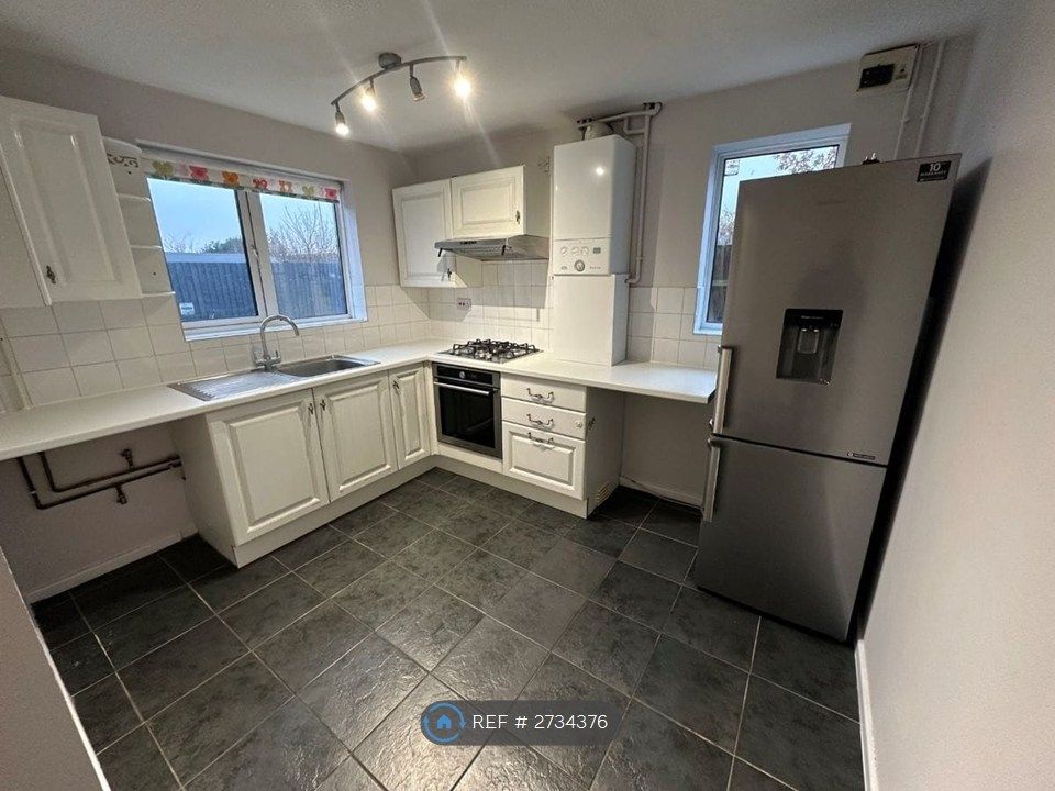 Property photo 2 of 18 Kitchen