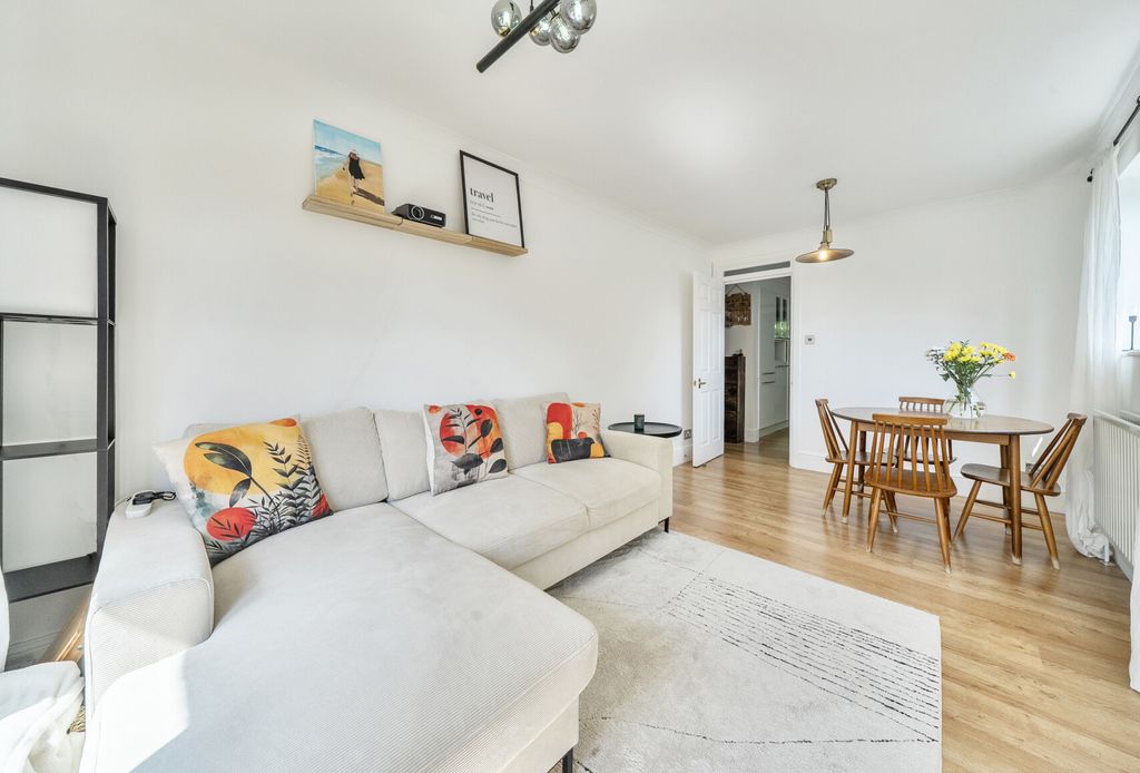 Property photo 2 of 11 1482311-21-6A3962...