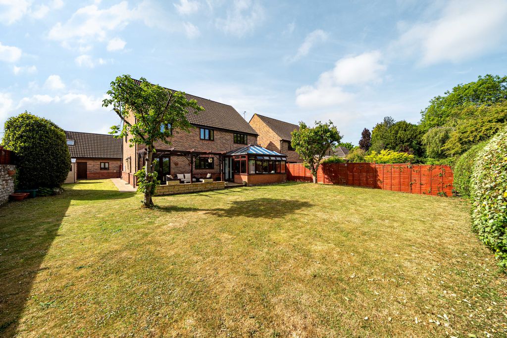 Property photo 1 of 17 Rear Garden