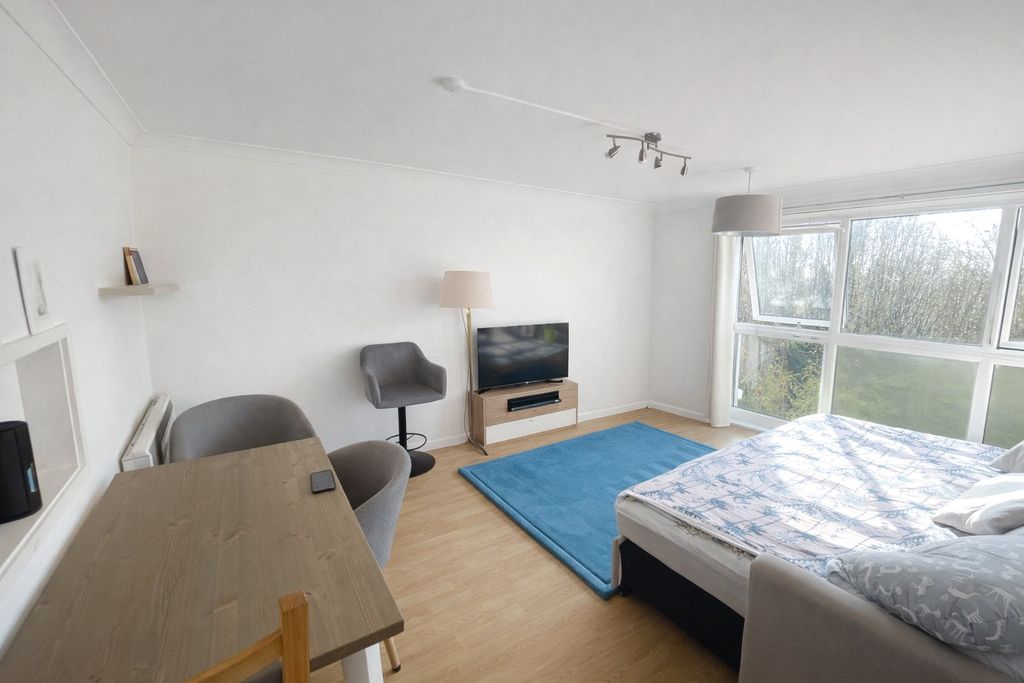 Property photo 2 of 5 Lounge