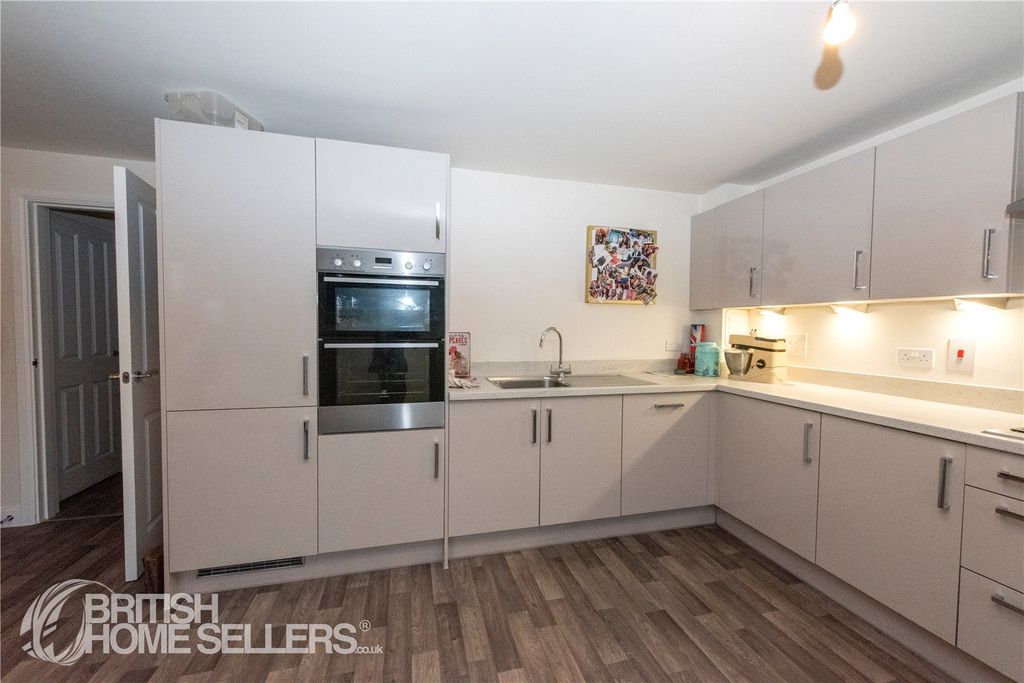 Property photo 3 of 39 Picture No. 33