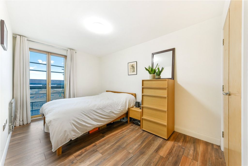 Property photo 3 of 10 Western Beach