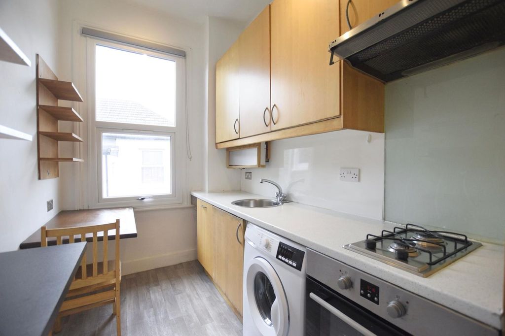 Property photo 3 of 4