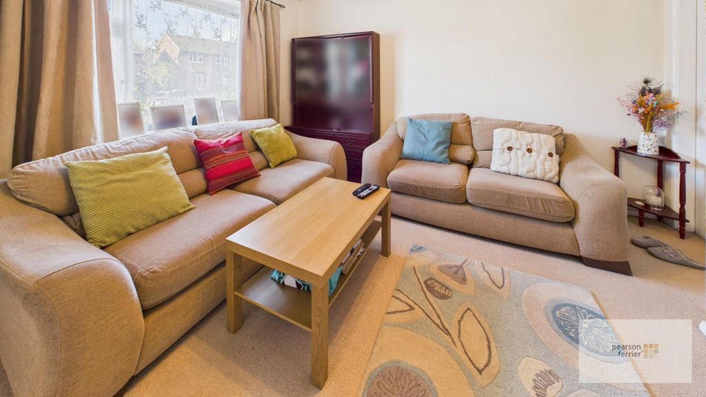 Property photo 3 of 14 Living Room