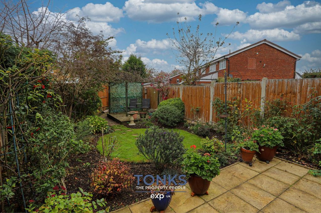 Property photo 2 of 19