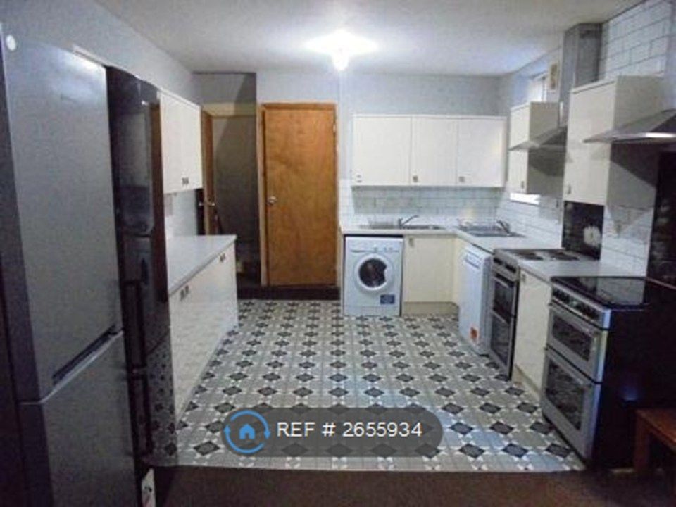 Property photo 2 of 21